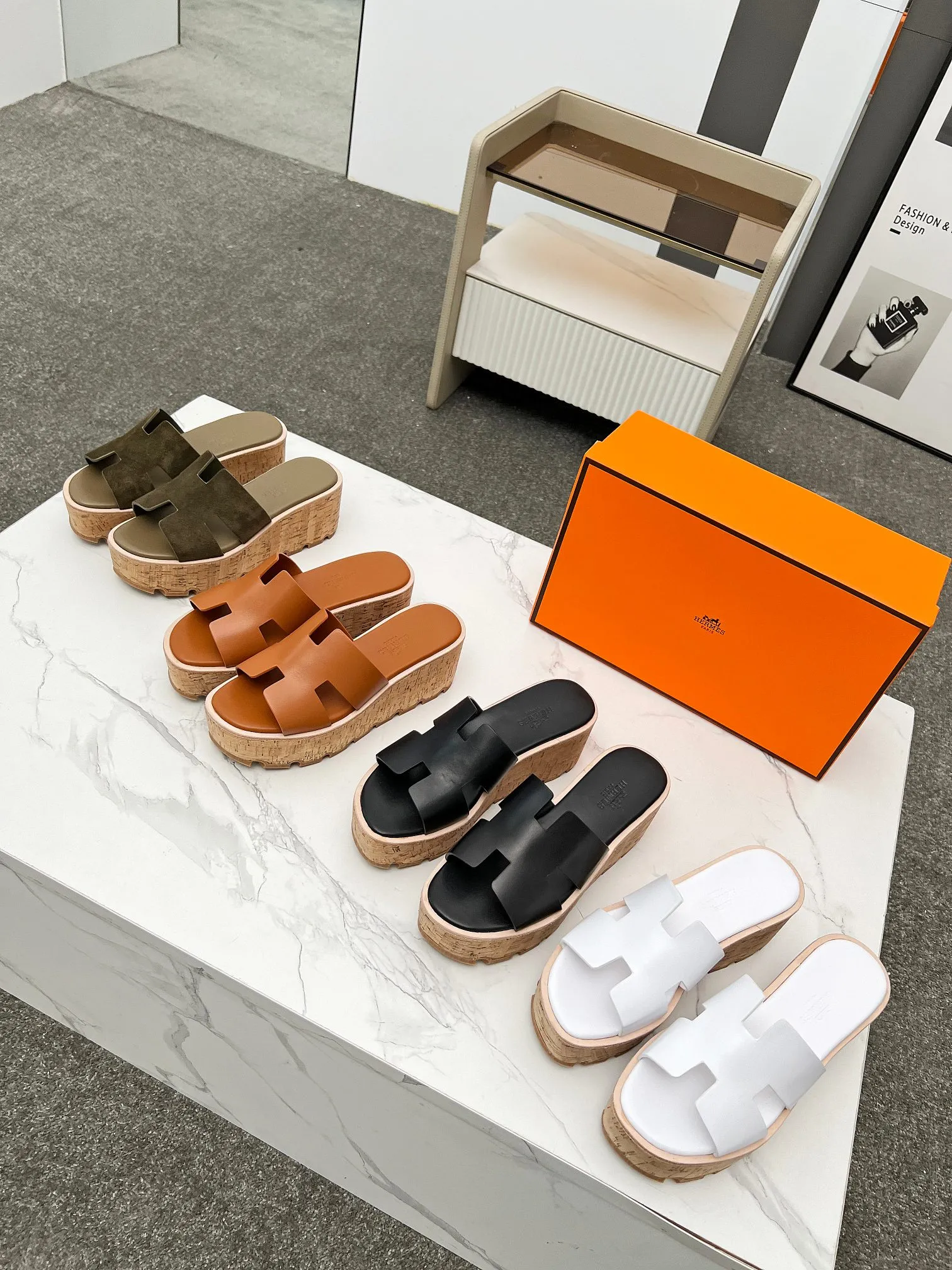 👟👟Ex-factory price 400👟👟 Hermès, upgraded version and workmanship materials. Hermes®🔴The highest version of handmade shoes on the market✨✨ Top product Hermès platform shoes🐎——————————The new model in early spring is the same as the original version, handmade by masters! ❥High-end customization, exclusive products, the highest version in the industry⚠❥Using: Hermers upper: Italian imported cowhide + sheepskin lining (pursuing top walking comfort) ✨～～〰〰〰〰❥ Packing: full set of original packaging━━━━Hermes━━━━━ size: 35-41 (42) customized and non-returnable)
